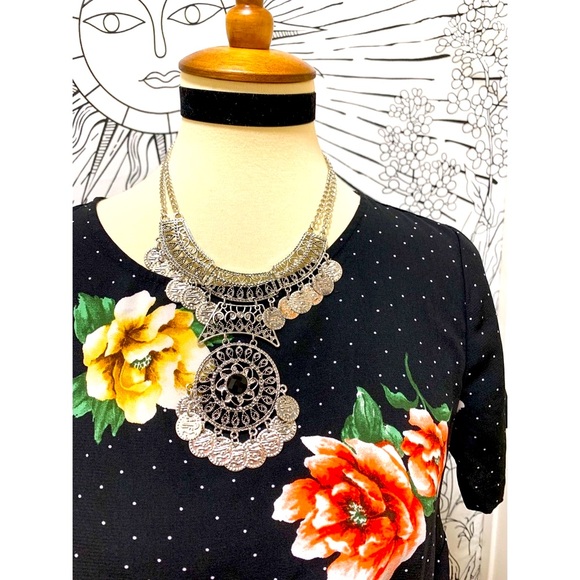 🌈 Amazing flower polka dot top - Picture 1 of 11